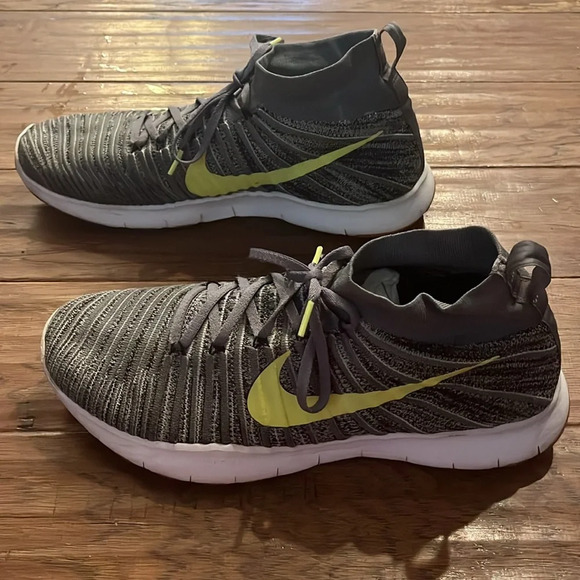 Nike Mens Free Train Force Flyknit Wolf Grey/Light Grey Yellow Swoosh Size 14 - Picture 2 of 5